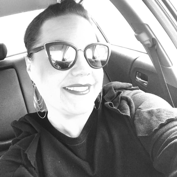 Meet your Posher, Crystal - Picture 1 of 1